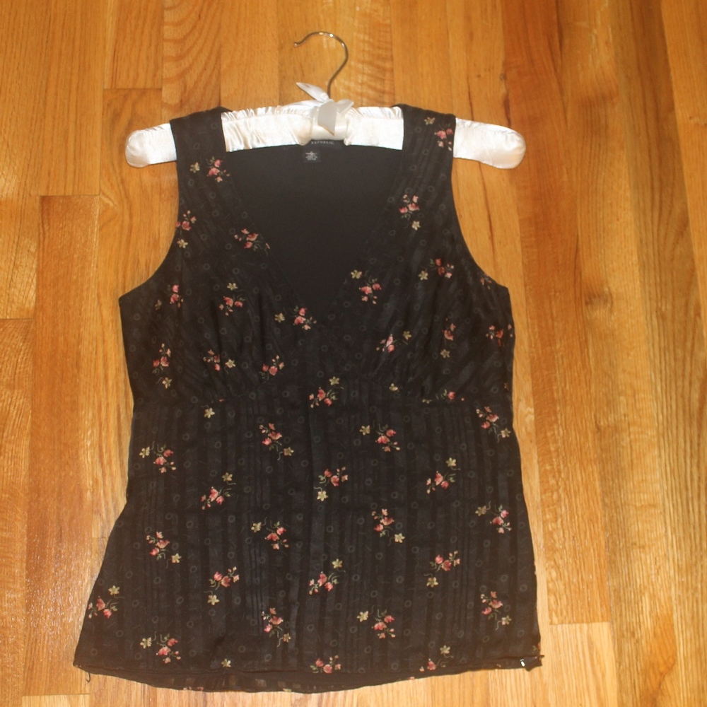 Black sleeveless top